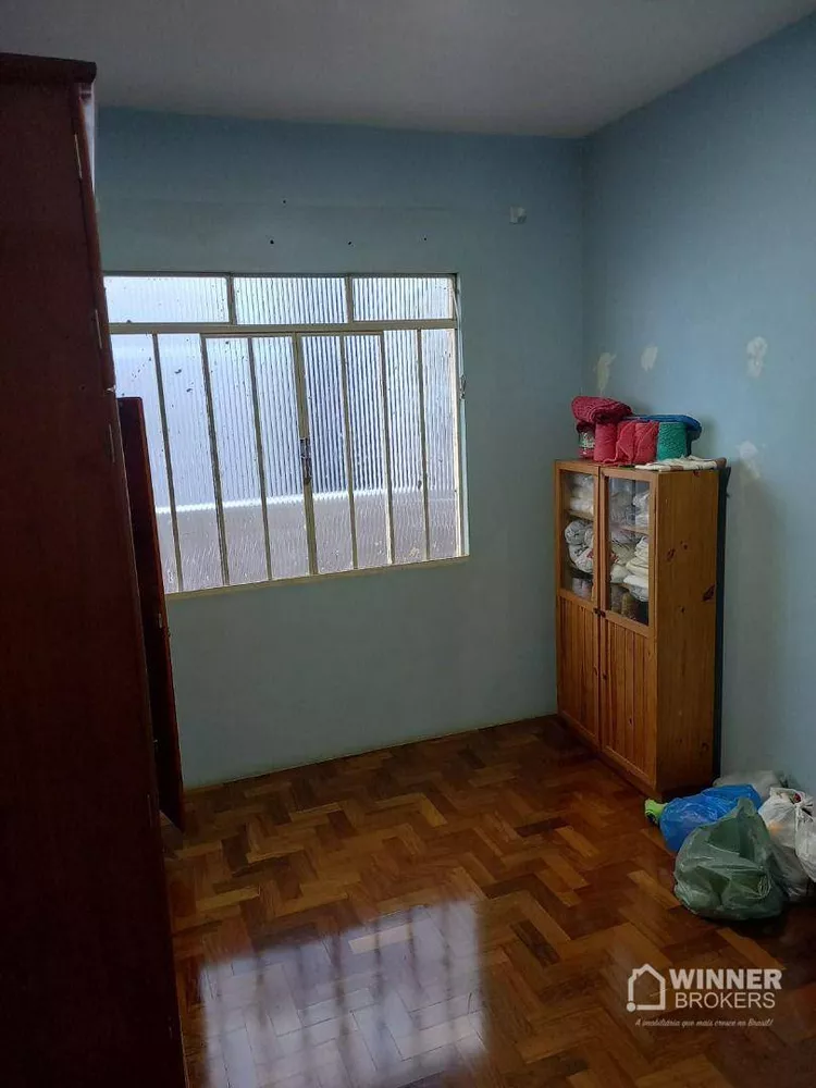 Casa à venda com 4 quartos, 250m² - Foto 3