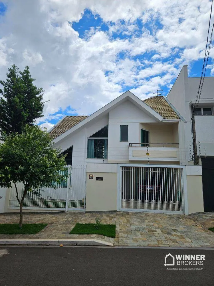 Sobrado, 3 quartos, 212 m² - Foto 1