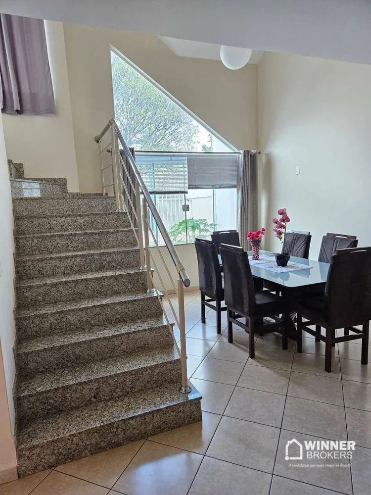 Sobrado, 3 quartos, 212 m² - Foto 2