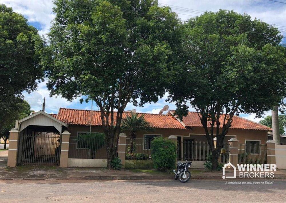 Casa à venda com 3 quartos, 173m² - Foto 1