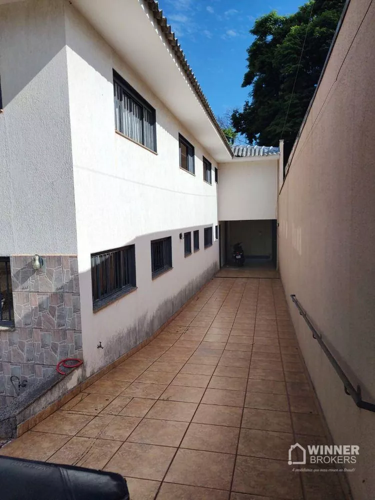 Sobrado à venda com 6 quartos, 300m² - Foto 4