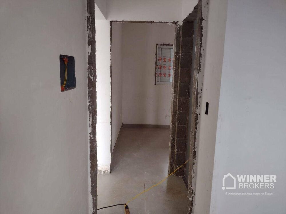 Casa à venda com 2 quartos, 60m² - Foto 2