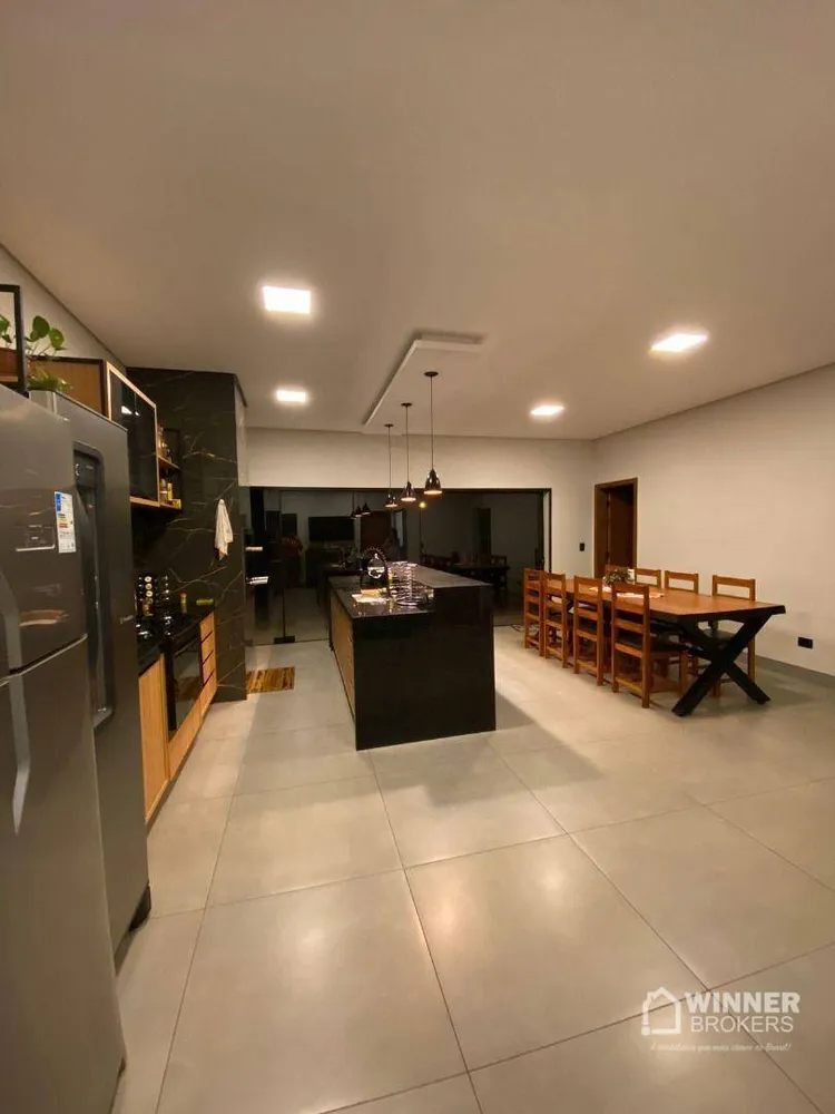 Casa, 3 quartos, 226 m² - Foto 2