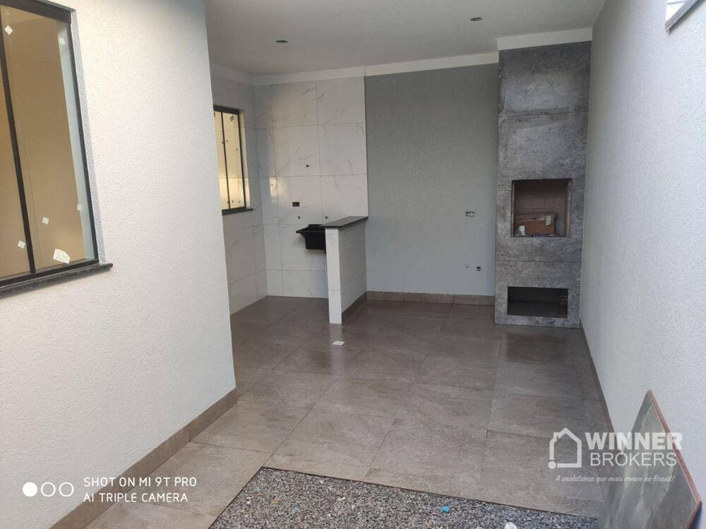 Casa à venda com 2 quartos, 70m² - Foto 3