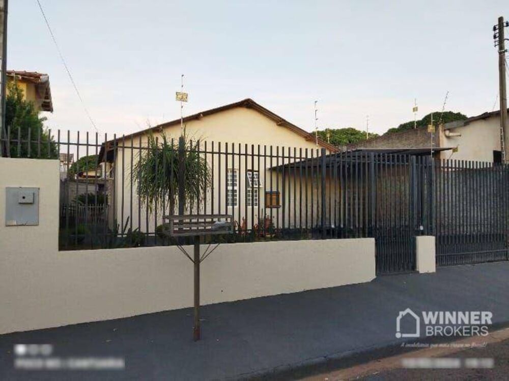 Casa à venda com 2 quartos, 80m² - Foto 1