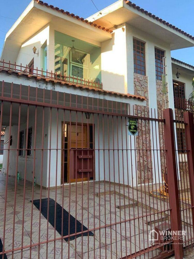Sobrado, 3 quartos, 240 m² - Foto 1