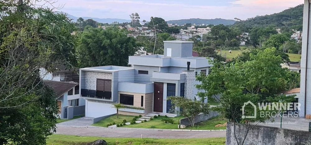 Casa à venda com 4 quartos, 235m² - Foto 3