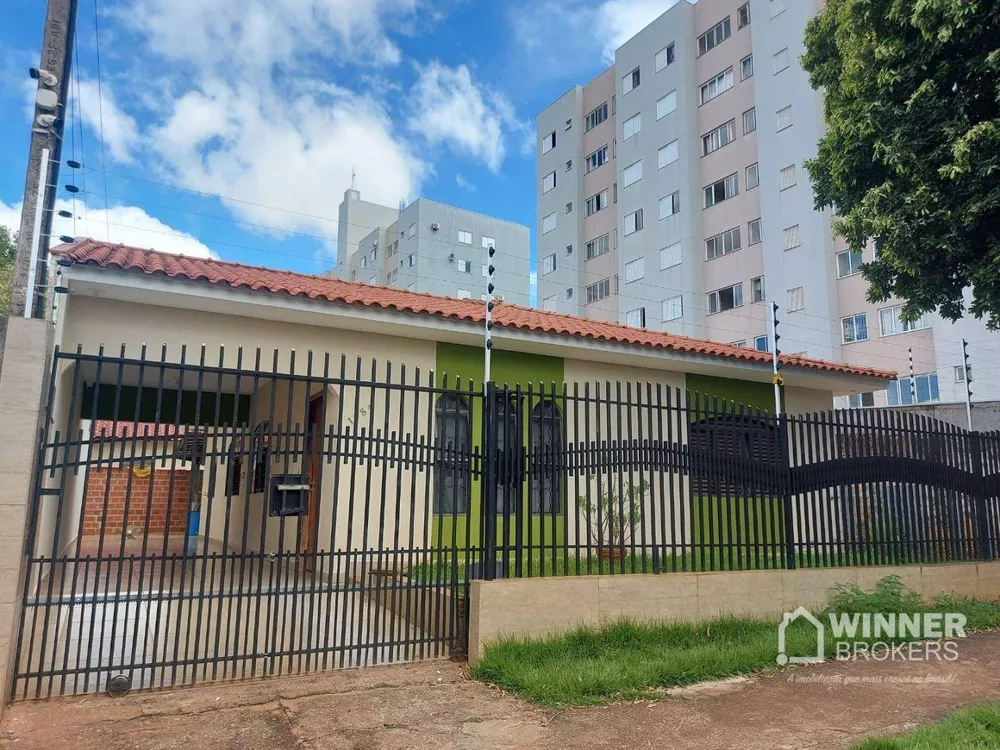 Casa à venda com 3 quartos, 163m² - Foto 1