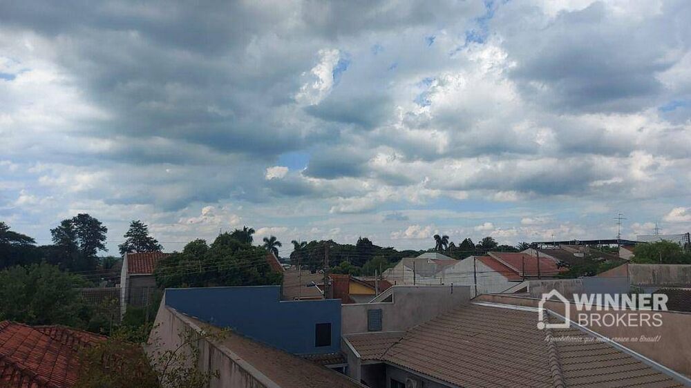 Casa à venda com 4 quartos, 145m² - Foto 4