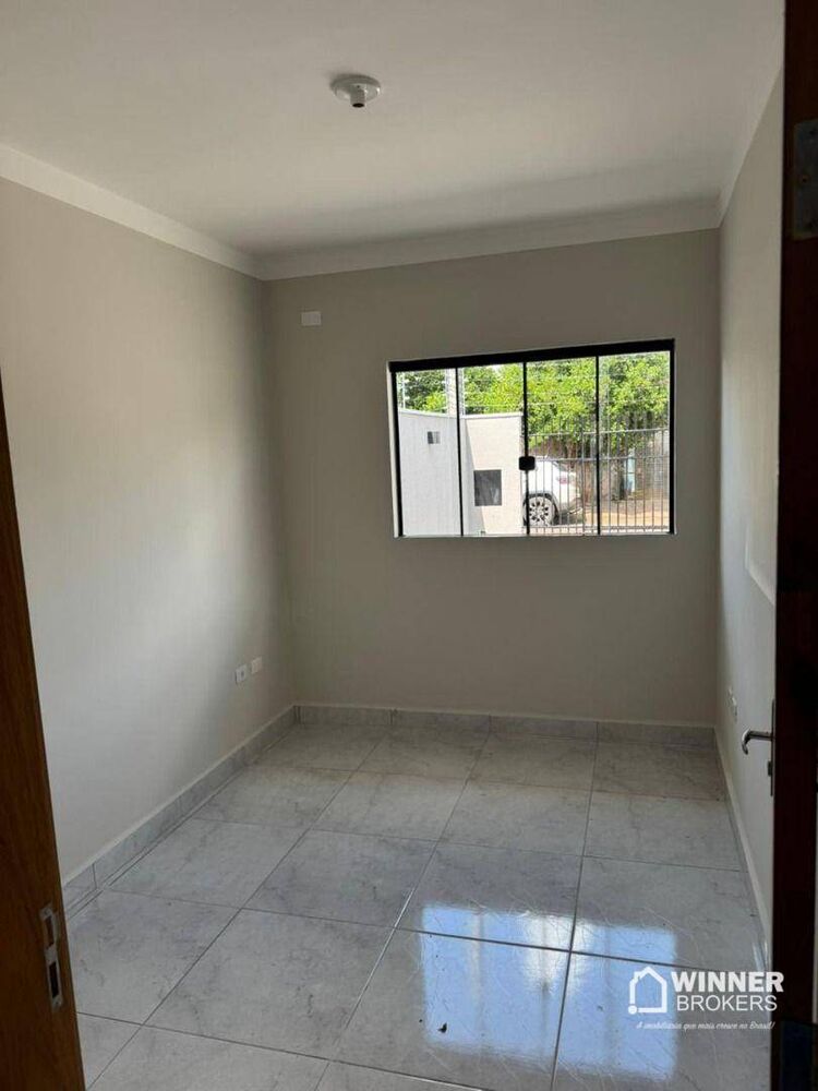Casa à venda com 3 quartos, 75m² - Foto 3
