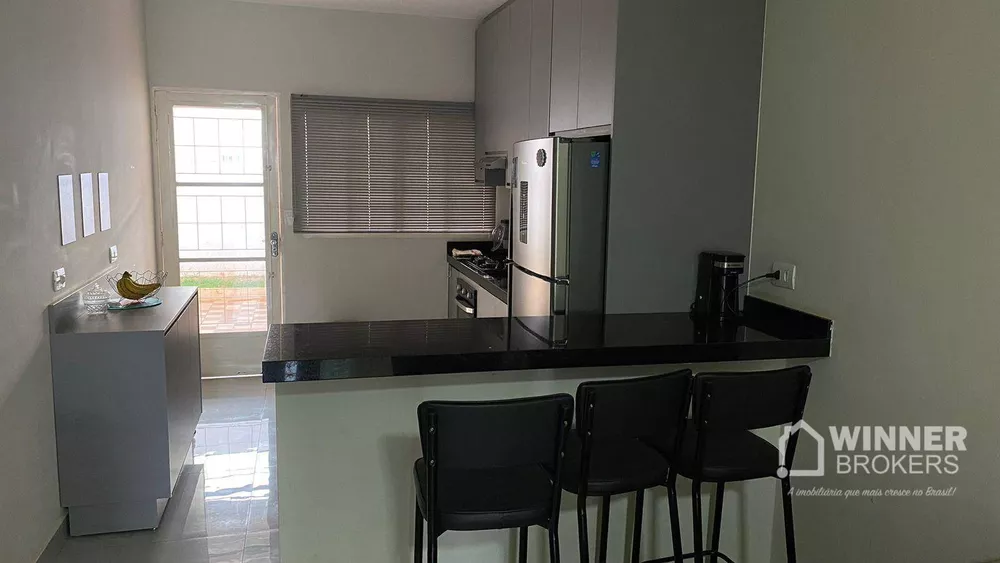 Casa à venda com 3 quartos, 94m² - Foto 2