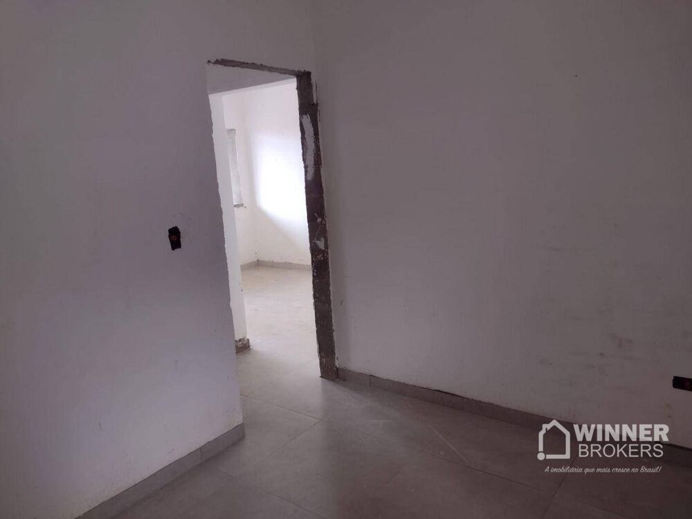 Casa à venda com 2 quartos, 60m² - Foto 4