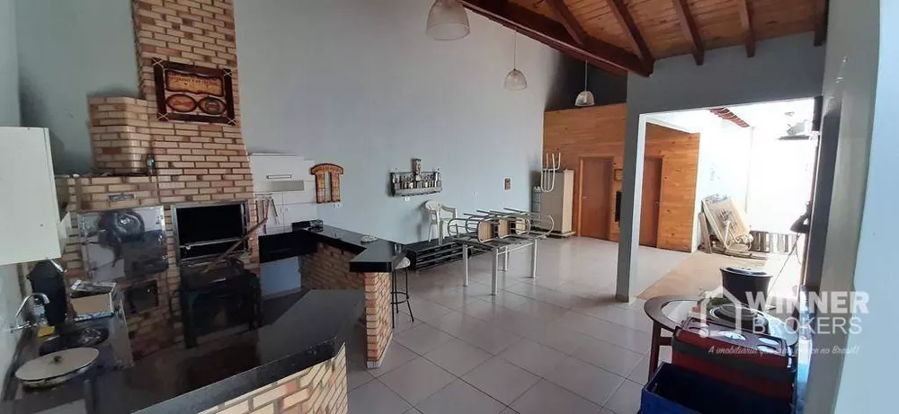 Casa à venda com 3 quartos, 189m² - Foto 2