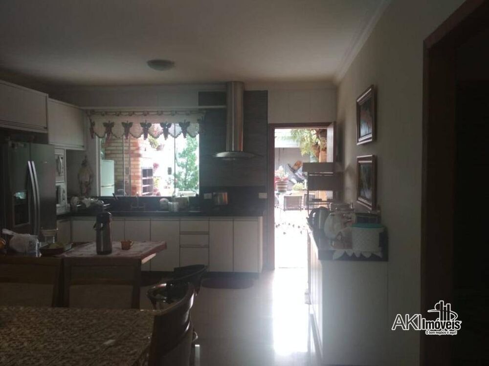 Casa, 4 quartos, 260 m² - Foto 7