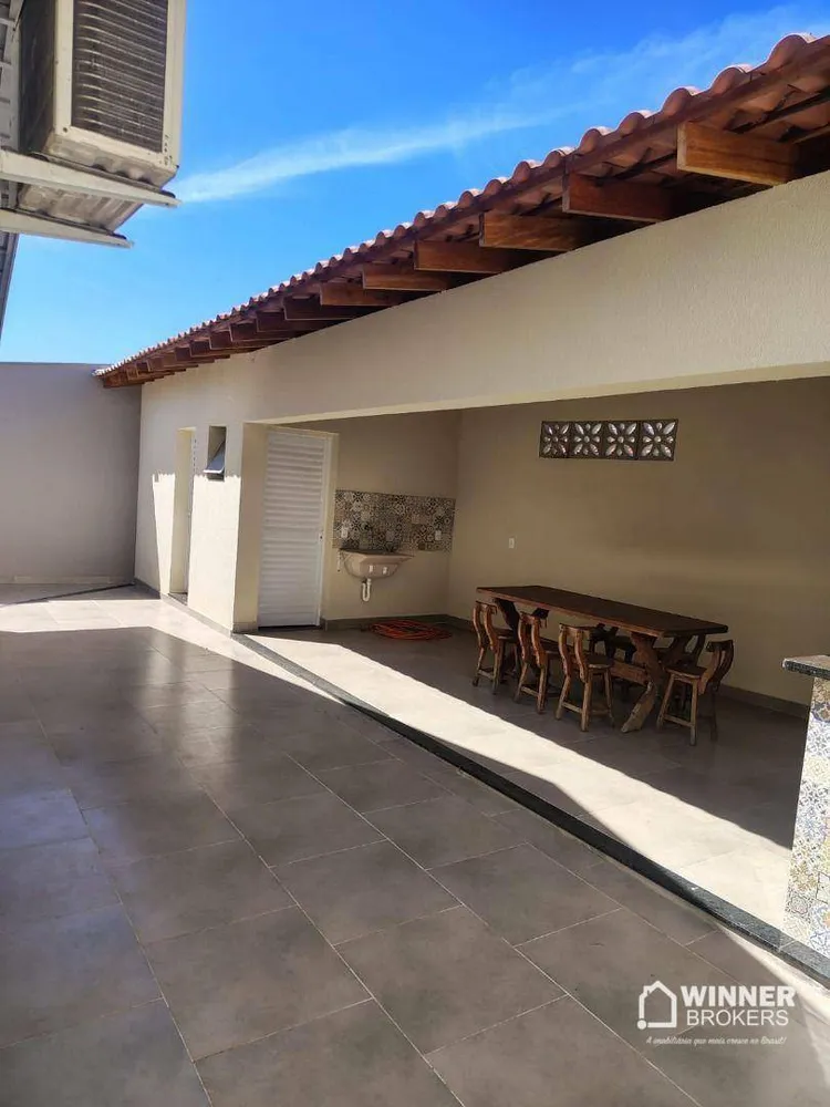 Casa, 3 quartos, 240 m² - Foto 2