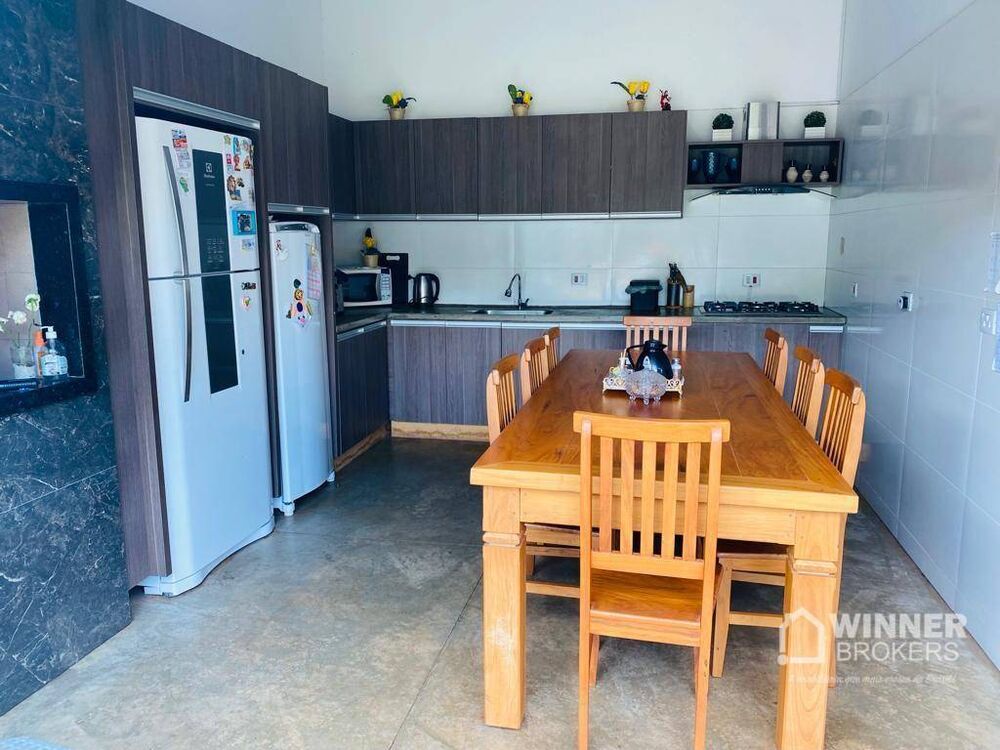 Casa à venda com 2 quartos, 61m² - Foto 2