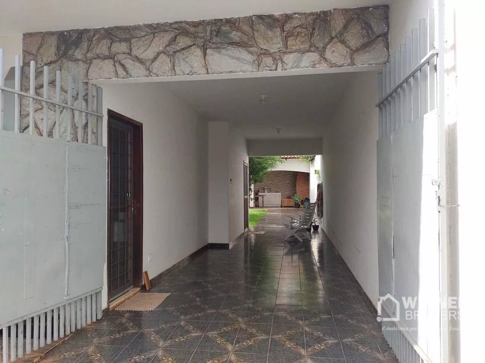 Casa à venda com 3 quartos, 156m² - Foto 2