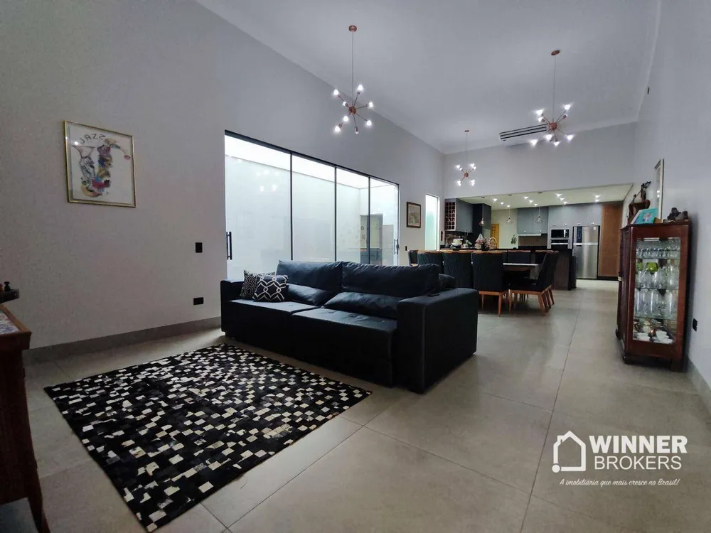 Casa, 3 quartos, 202 m² - Foto 2
