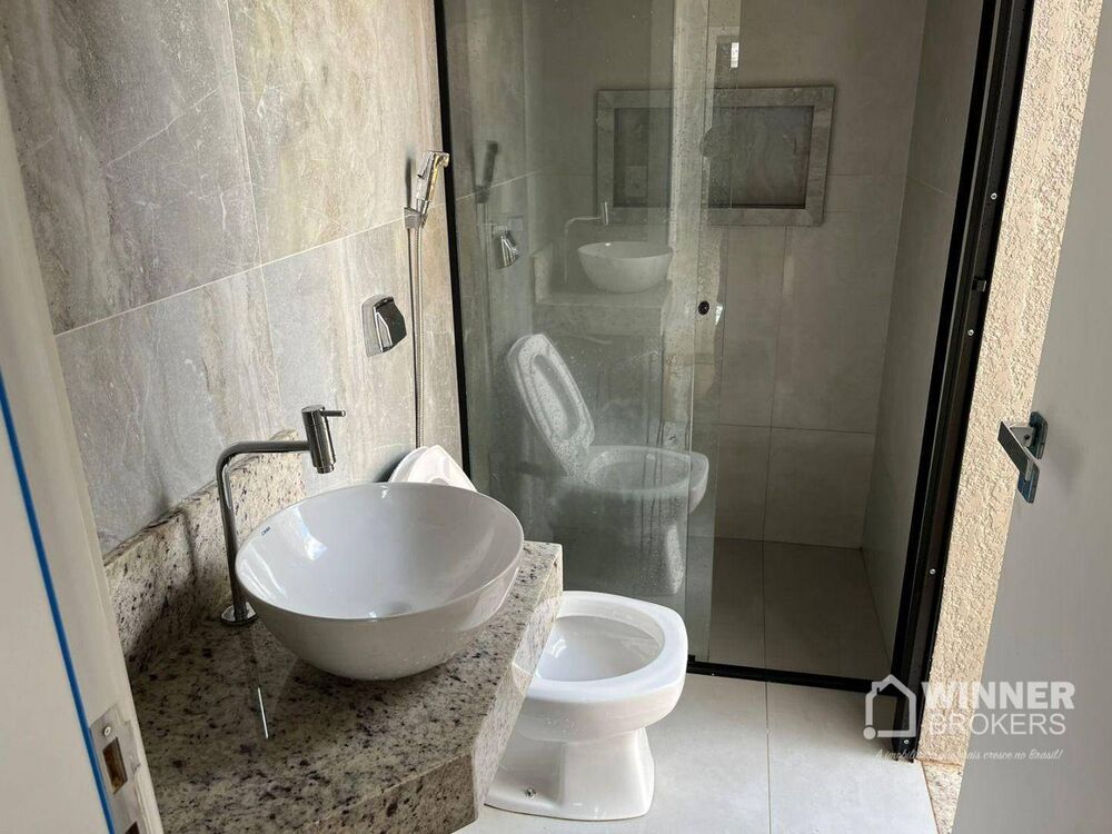 Casa à venda com 3 quartos, 150m² - Foto 1