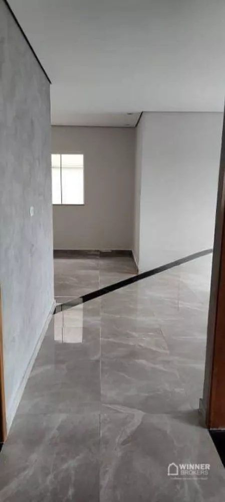 Casa à venda com 3 quartos, 130m² - Foto 2