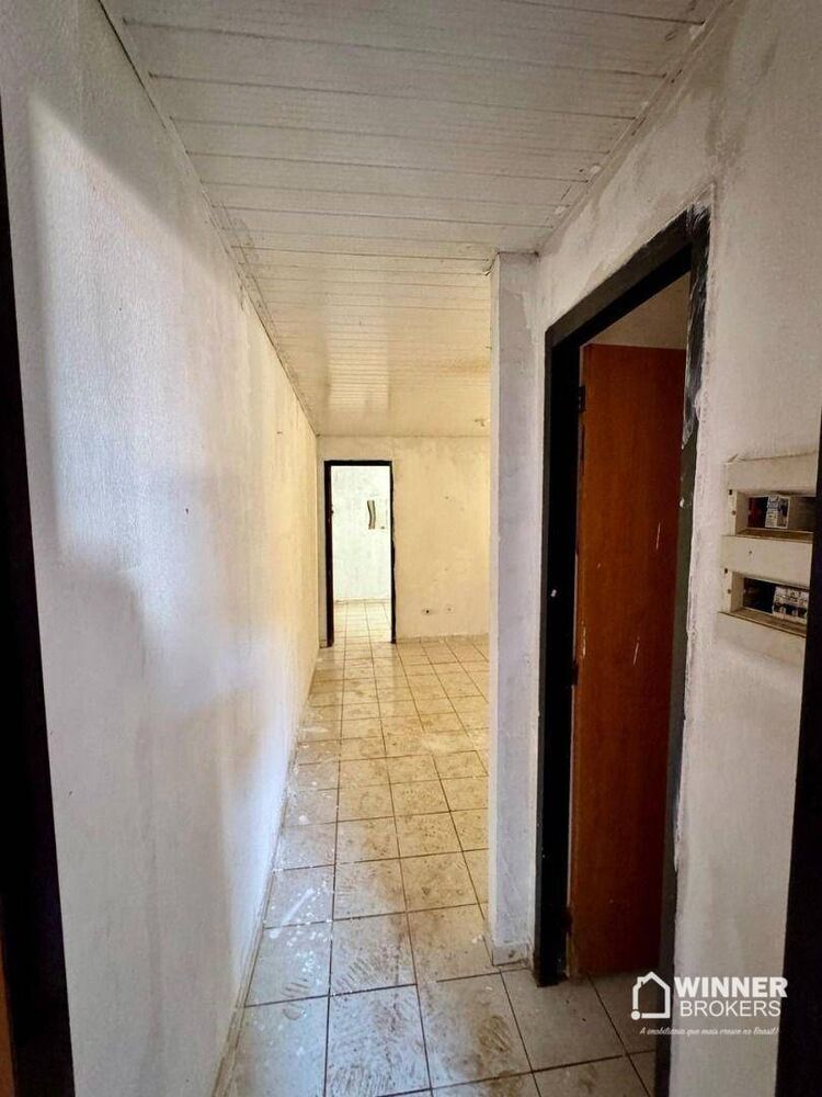 Casa à venda com 2 quartos, 60m² - Foto 2