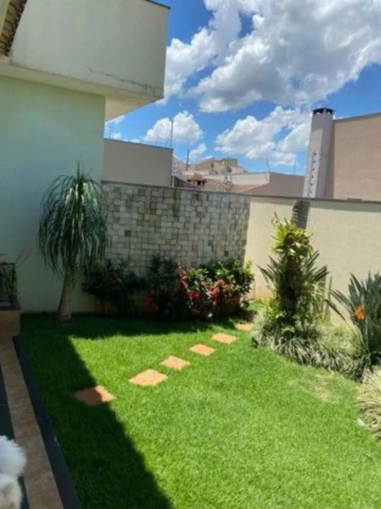 Sobrado, 4 quartos, 280 m² - Foto 1
