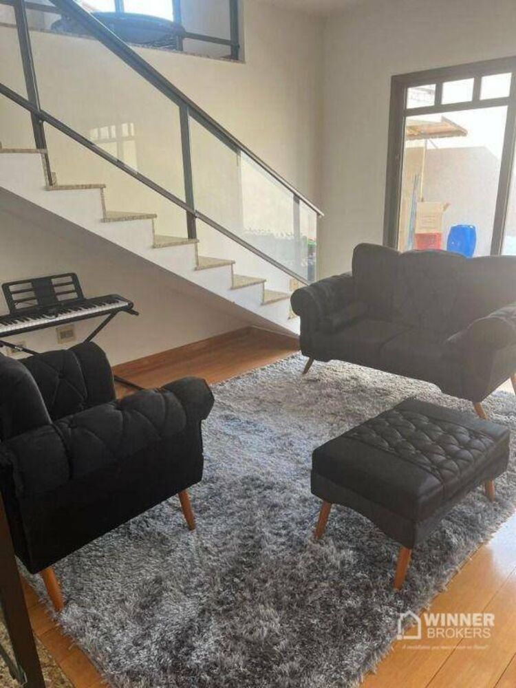 Casa à venda com 3 quartos, 270m² - Foto 1