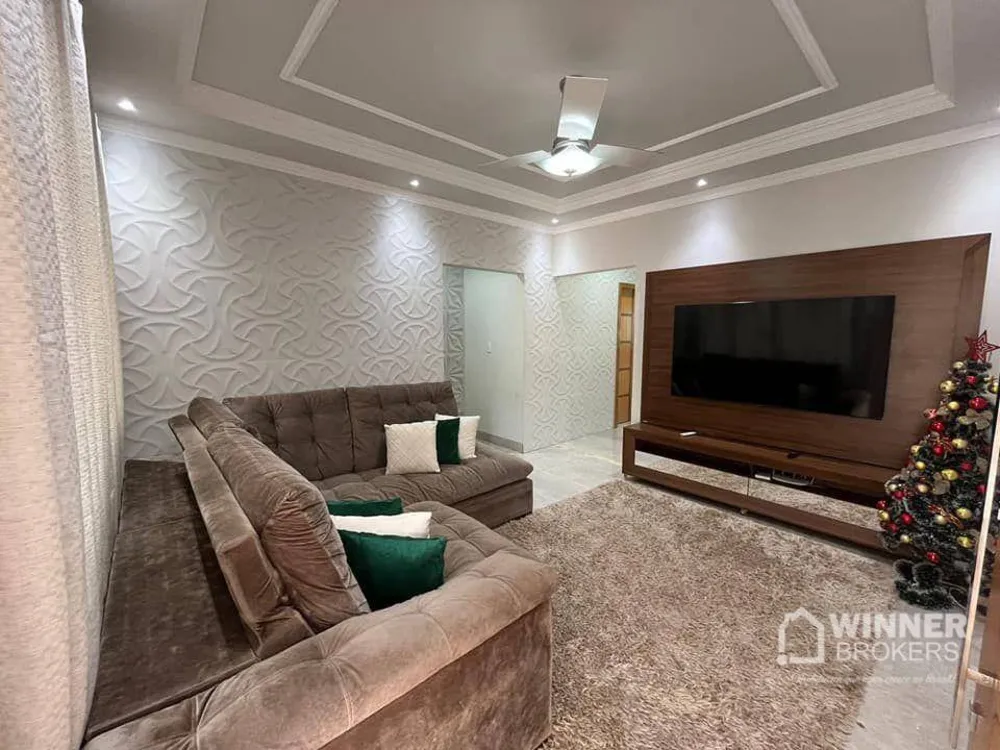 Casa, 3 quartos, 215 m² - Foto 1