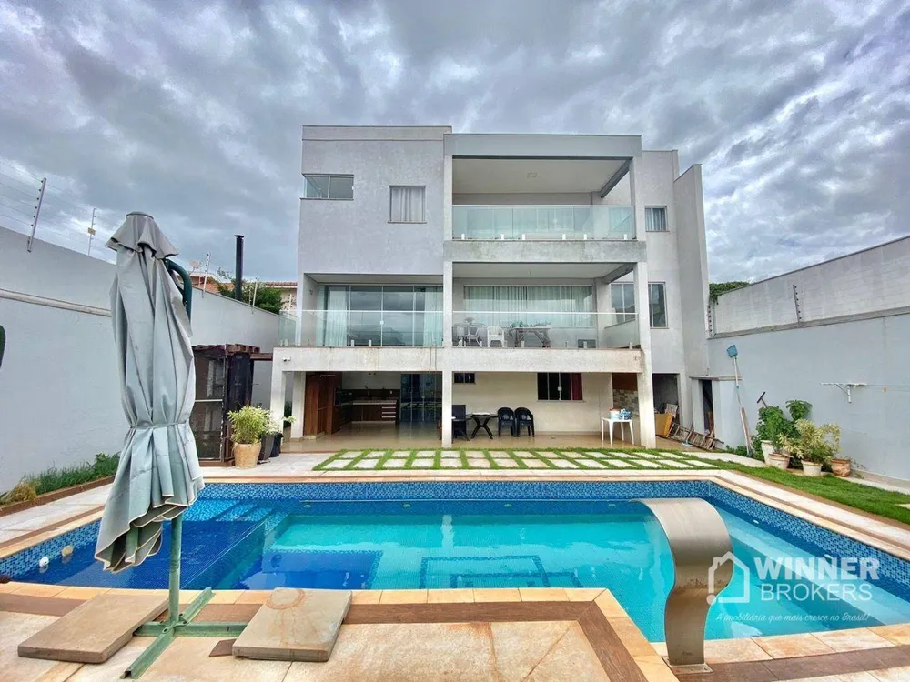 Sobrado, 4 quartos, 516 m² - Foto 1