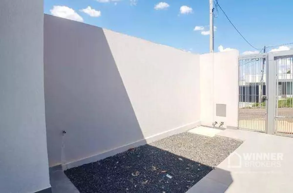 Casa à venda com 3 quartos, 80m² - Foto 2