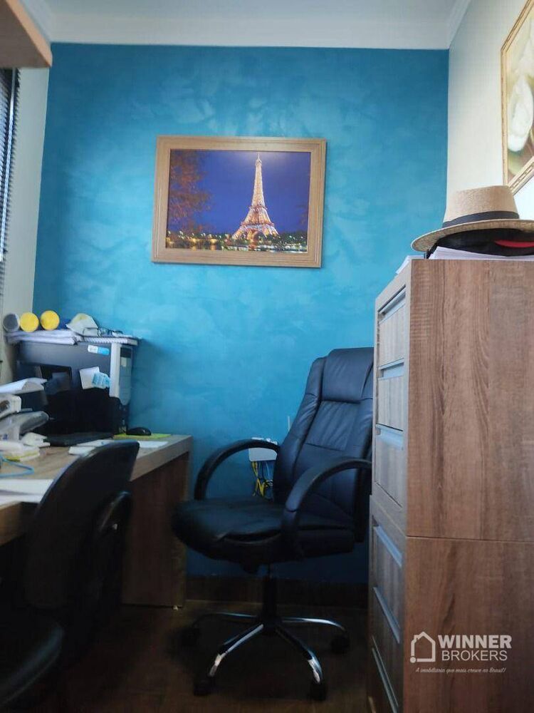 Casa à venda com 3 quartos, 220m² - Foto 1
