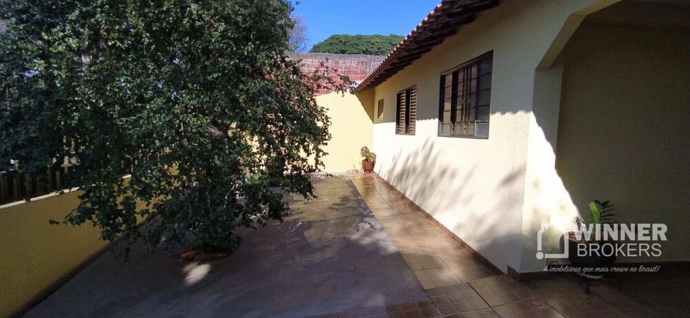 Casa, 3 quartos, 132 m² - Foto 1