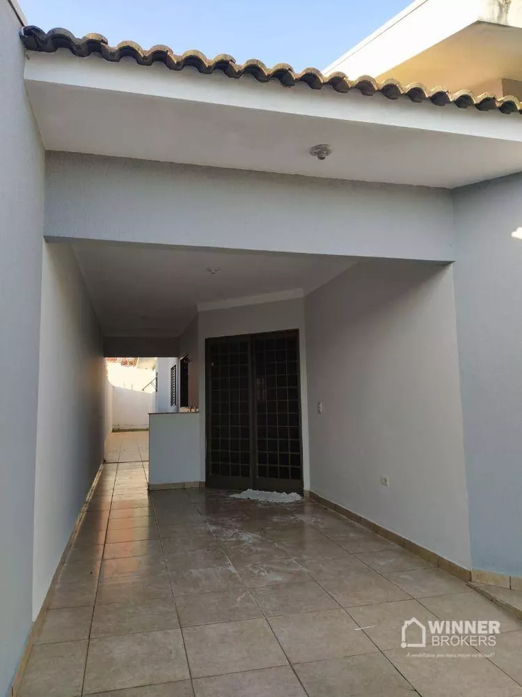 Casa à venda com 3 quartos, 95m² - Foto 2