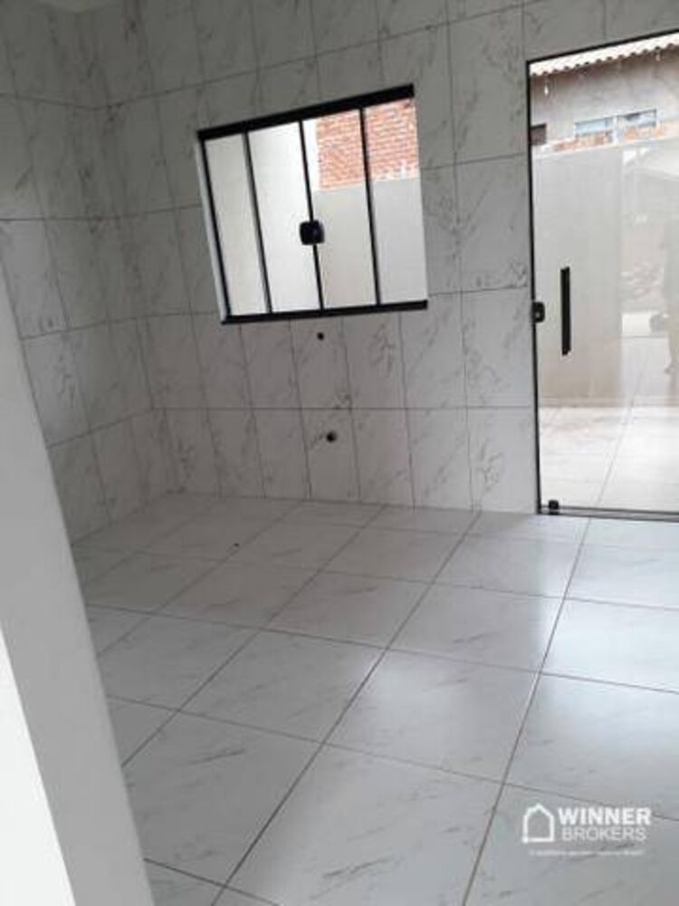 Casa à venda com 2 quartos, 52m² - Foto 2