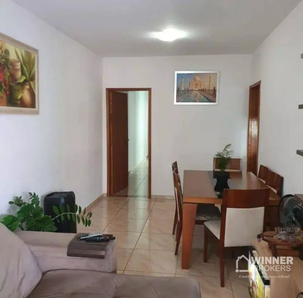 Casa à venda com 3 quartos, 130m² - Foto 1