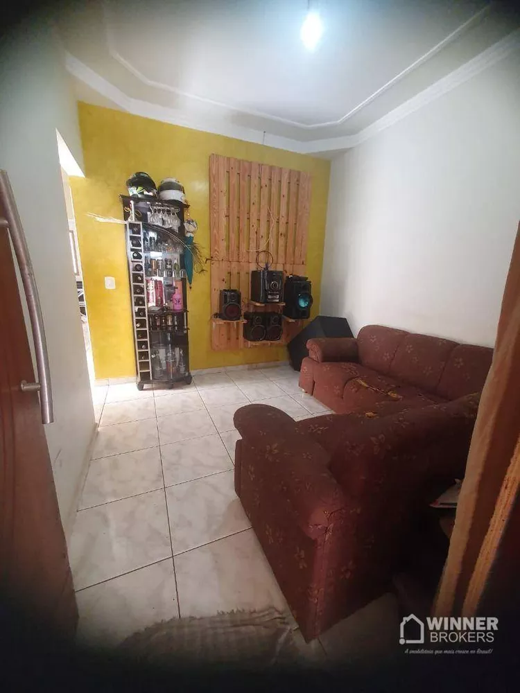 Casa à venda com 2 quartos, 89m² - Foto 1