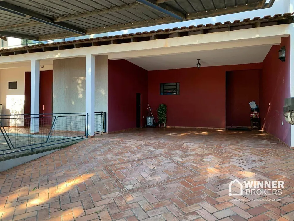 Casa, 4 quartos, 320 m² - Foto 3
