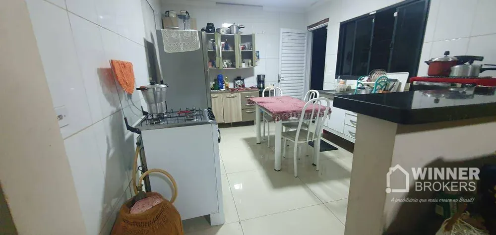 Casa, 3 quartos, 223 m² - Foto 2