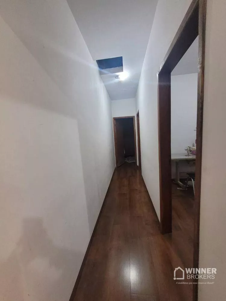 Casa à venda com 3 quartos, 222m² - Foto 8