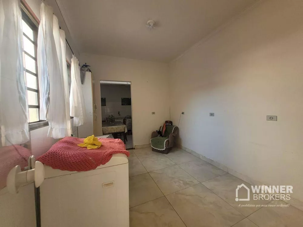 Casa à venda com 3 quartos, 222m² - Foto 4