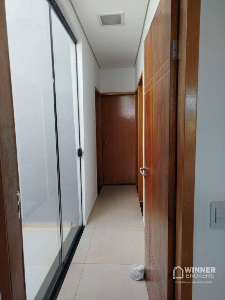 Casa à venda com 3 quartos, 105m² - Foto 2