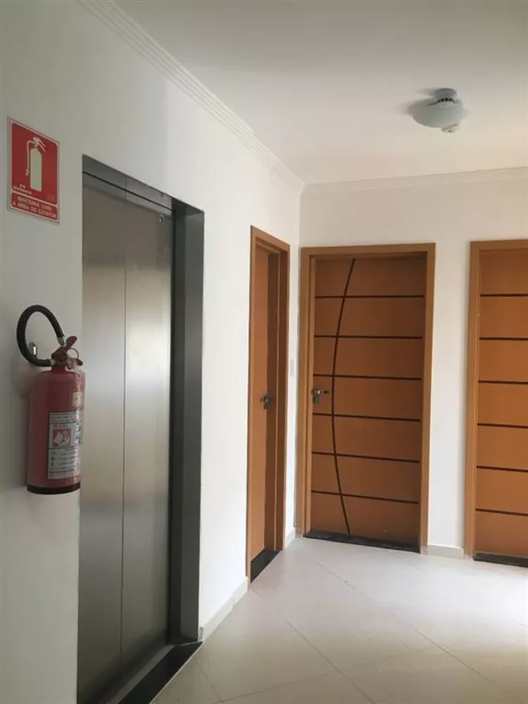 Apartamento à venda com 2 quartos, 62m² - Foto 2