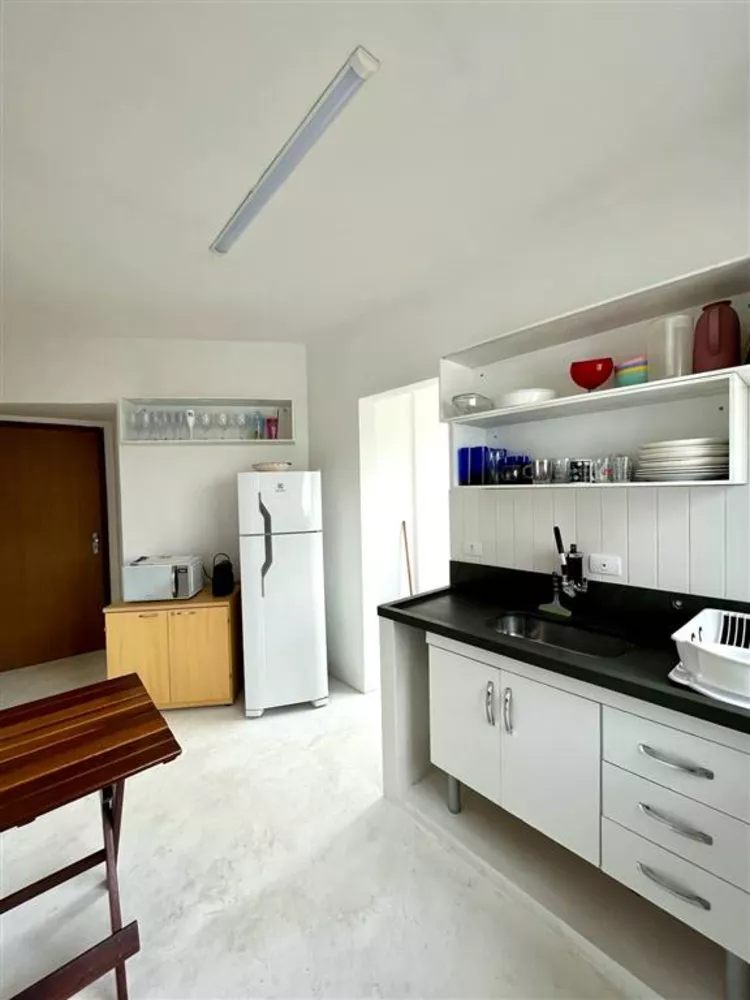 Apartamento à venda com 2 quartos, 65m² - Foto 2