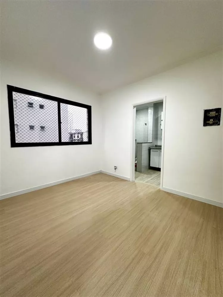 Apartamento à venda com 1 quarto, 40m² - Foto 2