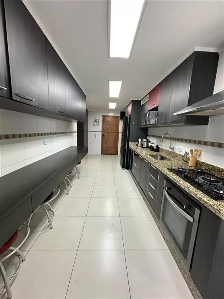 Apartamento à venda com 3 quartos, 197m² - Foto 5