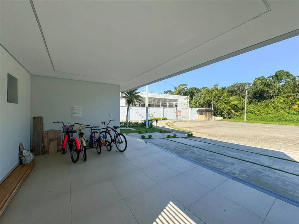 Casa à venda com 3 quartos, 220m² - Foto 3