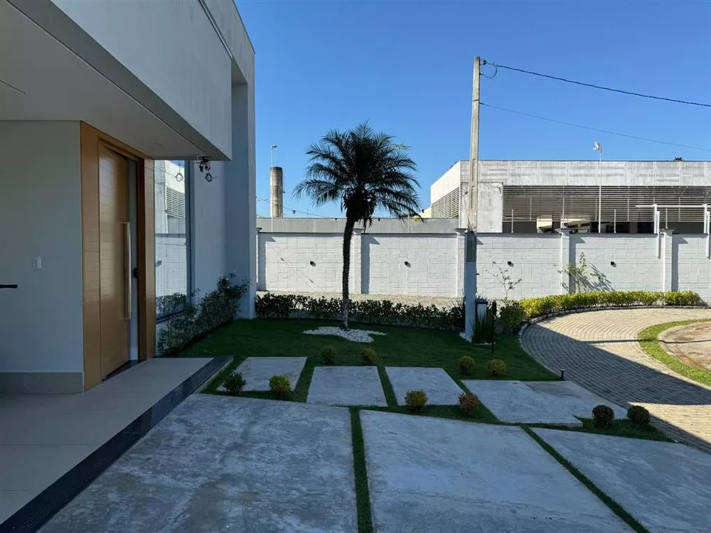 Casa à venda com 3 quartos, 220m² - Foto 2