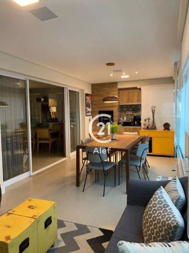 Apartamento, 3 quartos, 145 m² - Foto 1