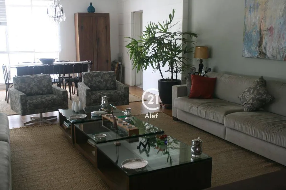 Apartamento, 3 quartos, 240 m² - Foto 2