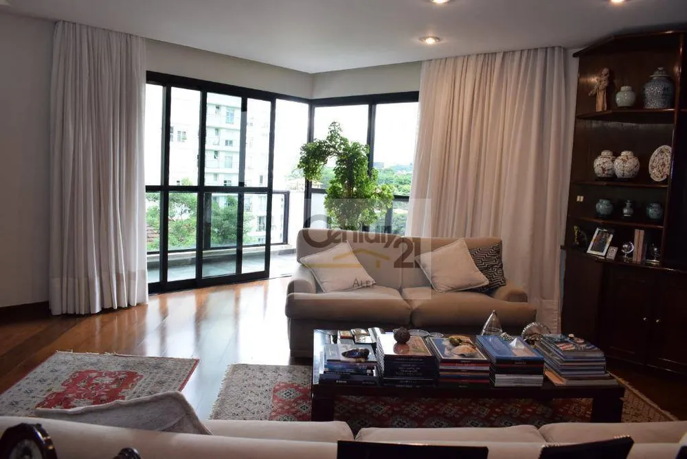 Apartamento, 3 quartos, 220 m² - Foto 2
